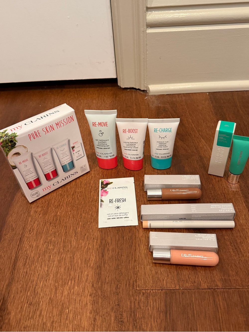 Clarins Pure Skin Trio Set - rem beauty glosses x2, highlighter, concealer